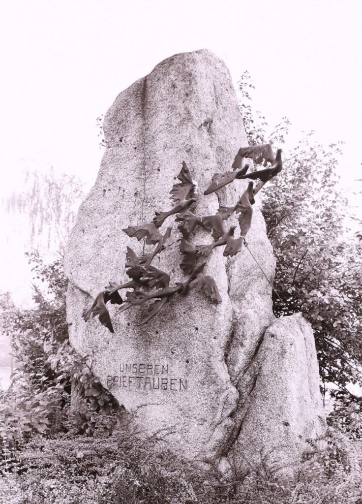 Das Denkmal für die Brieftaube, 21. Oktober 1970, Foto: Claus Rehfeld
